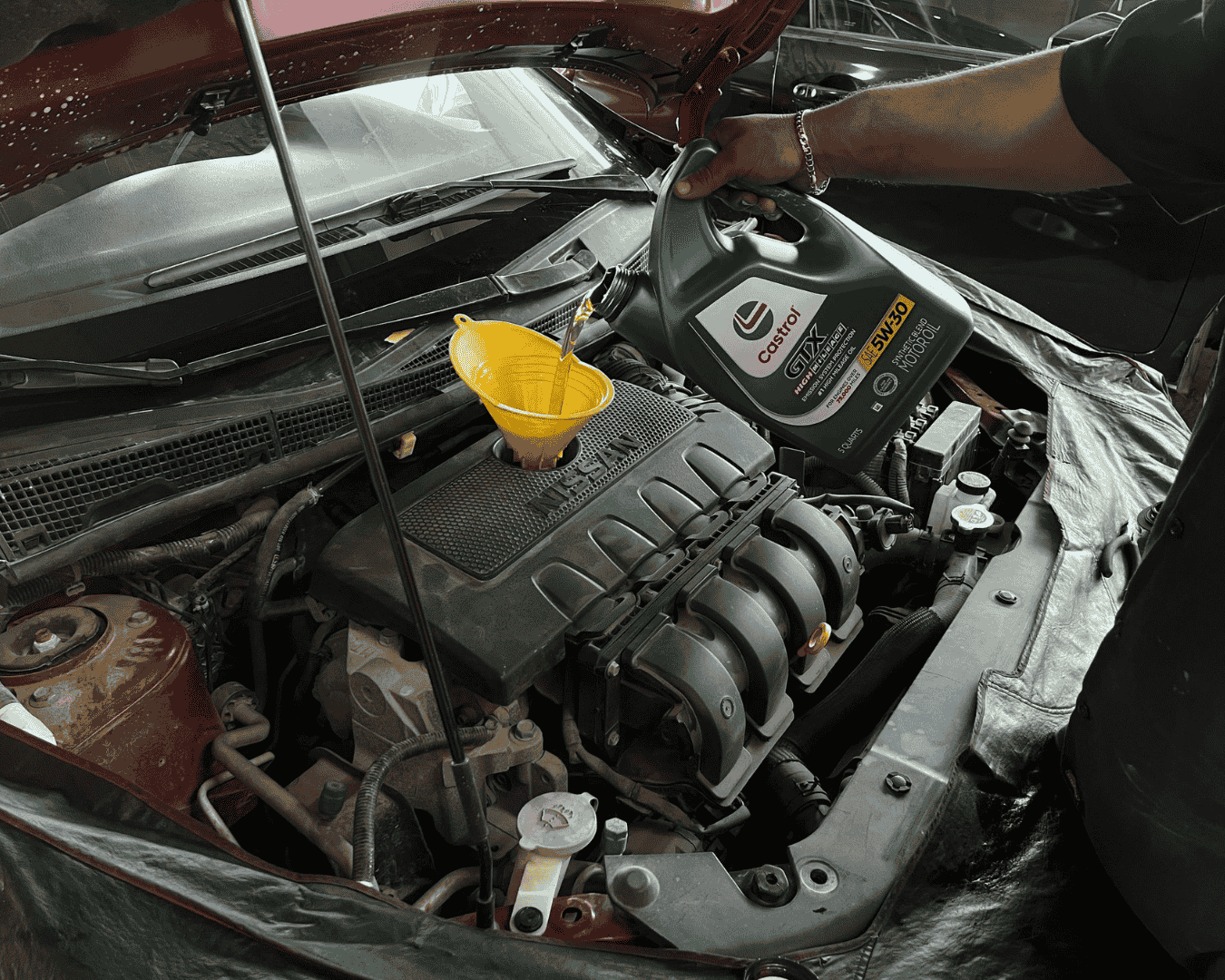 Motor de 4 cilindros durante un Mantenimiento Premium en Manpro Automotriz.