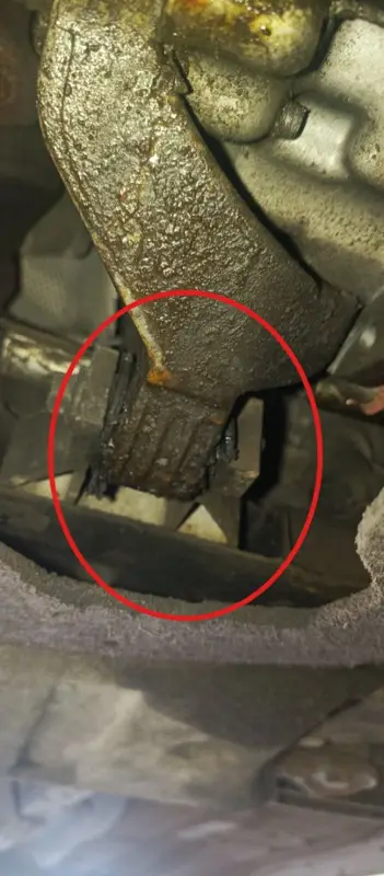 Soporte de transmisión dañado